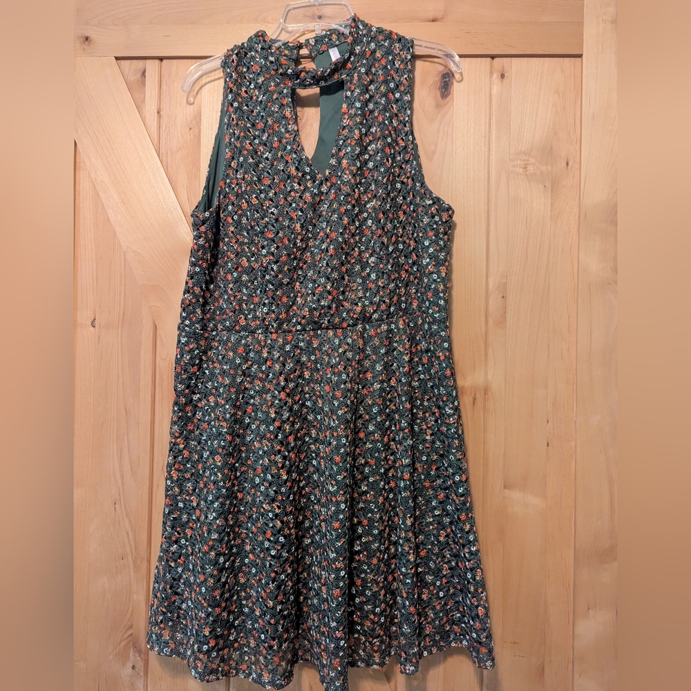 Xhilaration Green Floral Keyhole Midi Dress